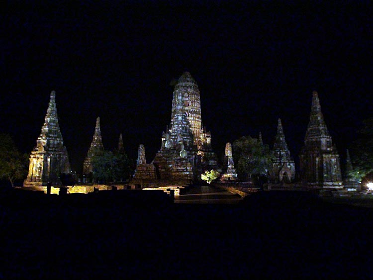 Wat Chai Wattanaram at night