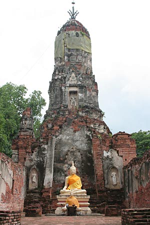 Prang and Buddha Image at Wat Choeng Tha, Ayutthaya