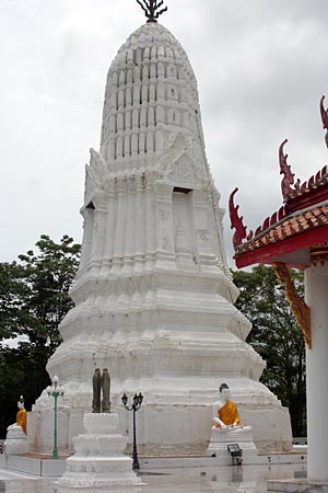 Prang at Wat Kasat Thirat, Ayutthaya