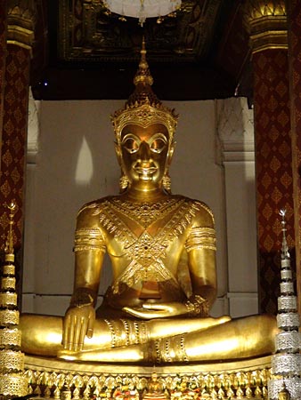 Phra Buddha Nimitr in the Ubosoth of Wat Na Phra Men.