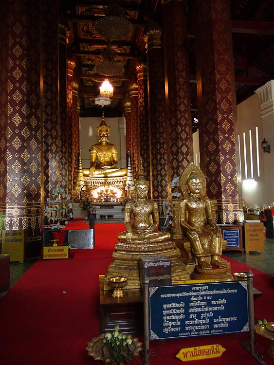 Inside the Ubosoth at Wat Na Phra Men