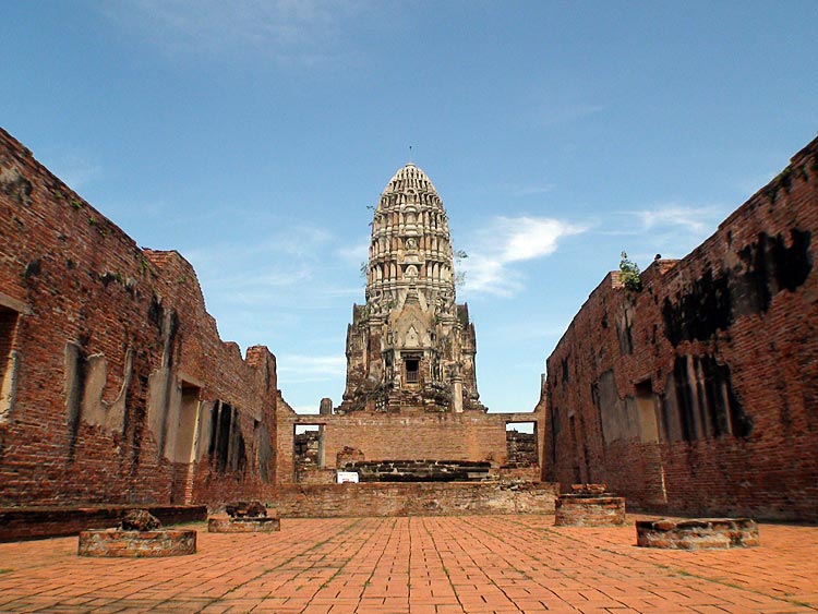 Viharn (Grand Hall) and main prang at Wat Ratchaburana, Ayutthaya